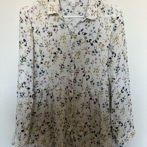 J Jill dainty floral tulip hem blouse